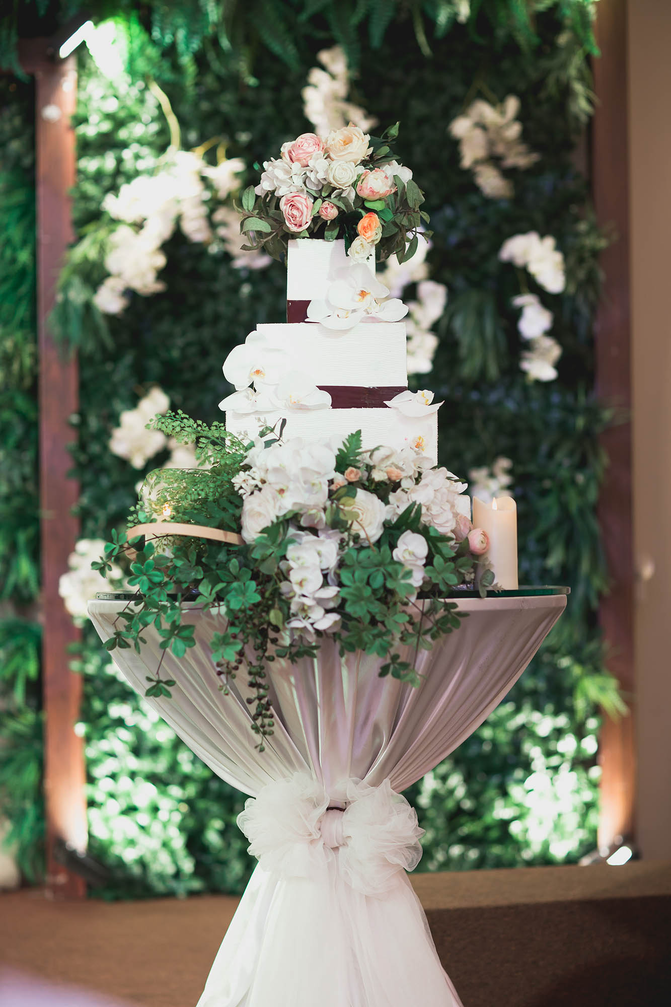 Orchid Wedding – Tiệc Cưới Sang Trọng Tại Le Jardin Orchid Wedding – Tiệc Cưới Sang Trọng Tại Le Jardin